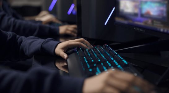 Zaglądamy do katowickiego Spodka, gdzie trwa gamingowy turniej Intel Extreme Masters Katowice 2022.