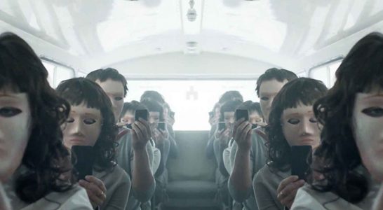 “Czarne lustro” przewiduje przyszłość? Wizje z “Black Mirror”, które się sprawdziły