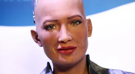 Jak (nie) zaprzyjaźnić się z robotem – zjawisko uncanny valley 